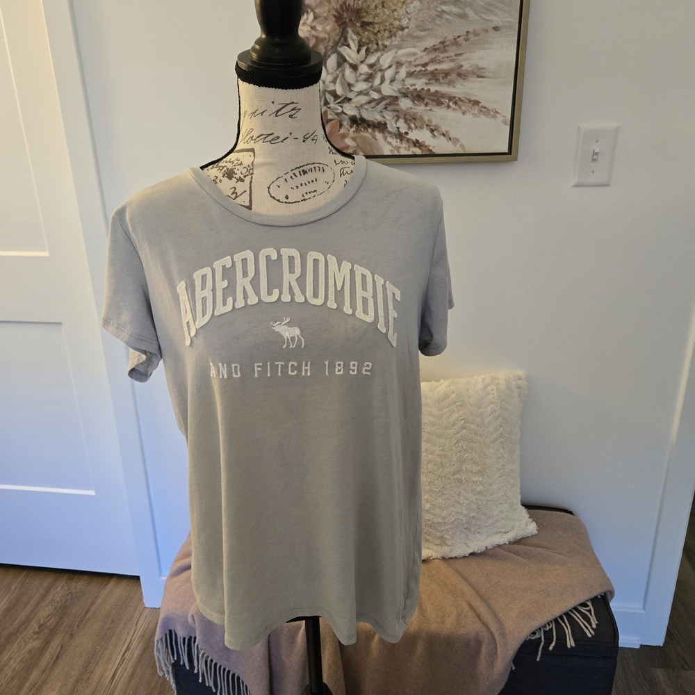 Women's Abercrombie & Fitch Tshirt